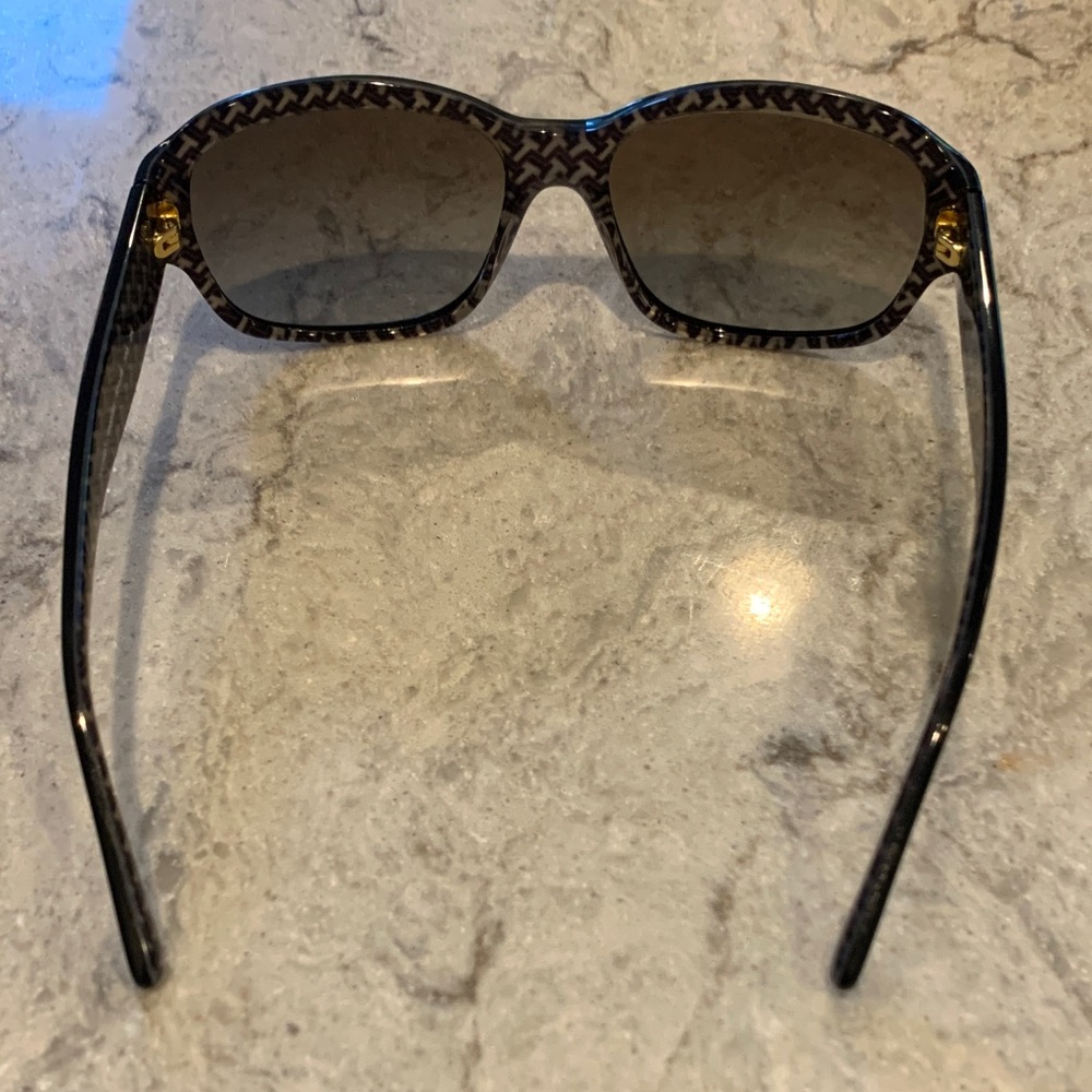 Tory Burch Black Sunglasses with Orange Logo Case - Picture 2 of 8